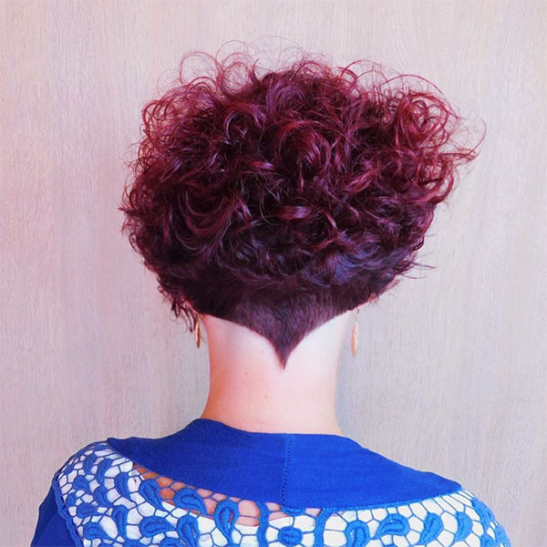 short curly hair styles for women